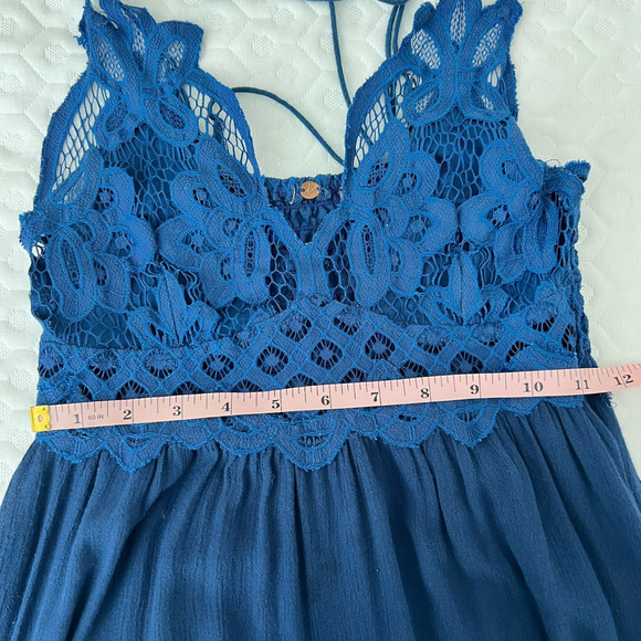 Free People FP One Adella Slip Dress Women Small Navy Floral Crochet Lace Ruffle - Picture 6 of 9